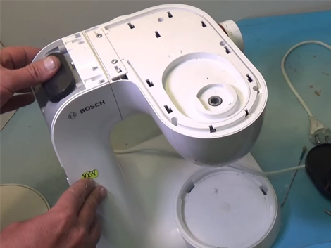 Механические повреждения кухонного комбайна Bosch